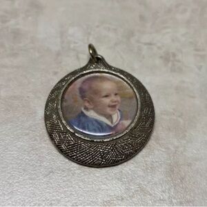 VNTG STERLING SILVER PICTURE FRAME PENDANT 1950s Item#170